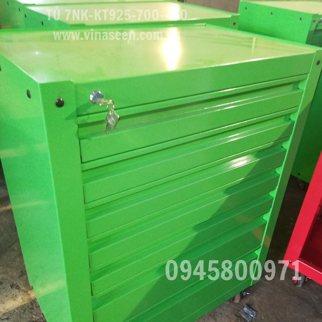 Tủ đựng dụng cụ đồ nghề 7 ngăn kéo, có bánh xe di chuyển.