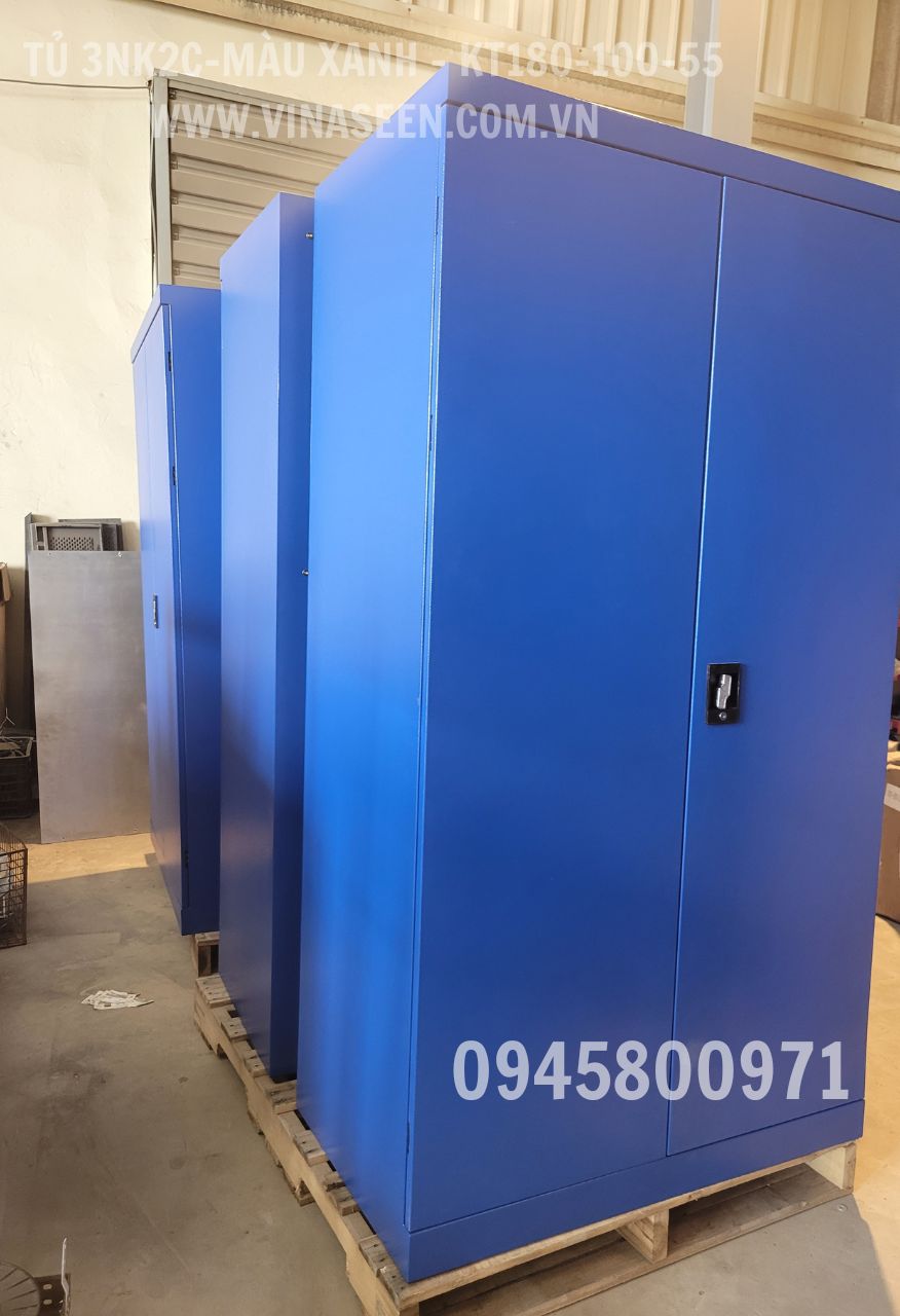 Tủ đựng dụng cụ đồ nghề 3 ngăn kéo 2 cánh, màu xanh, đặt cố định.