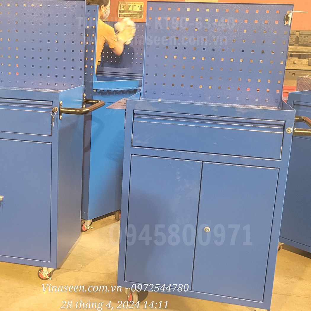 Tủ đựng dụng cụ đồ nghề 1 ngăn kéo 2 cánh, màu xanh, có vách treo dụng cụ.