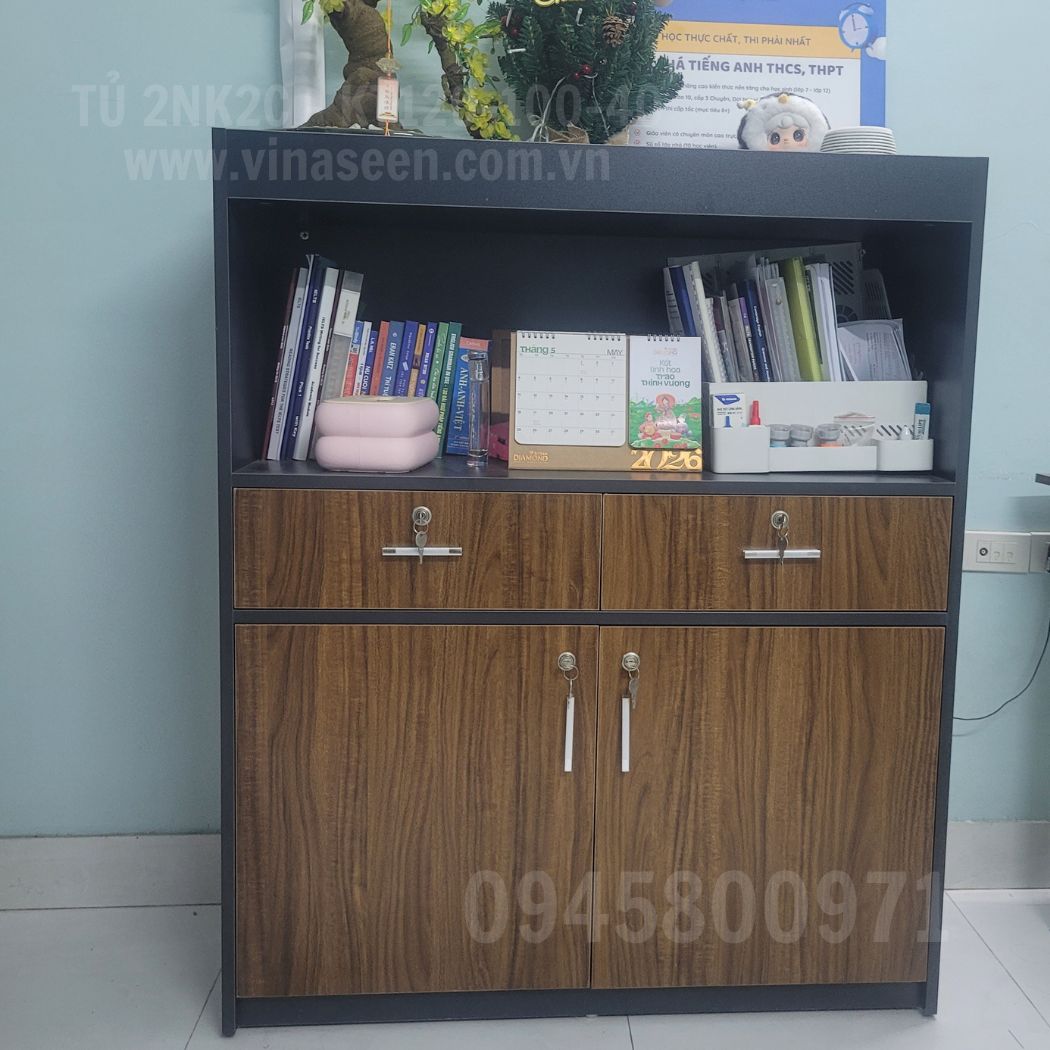 Tủ 2 ngăn kéo 2 cánh, màu xám, đặt cố định.