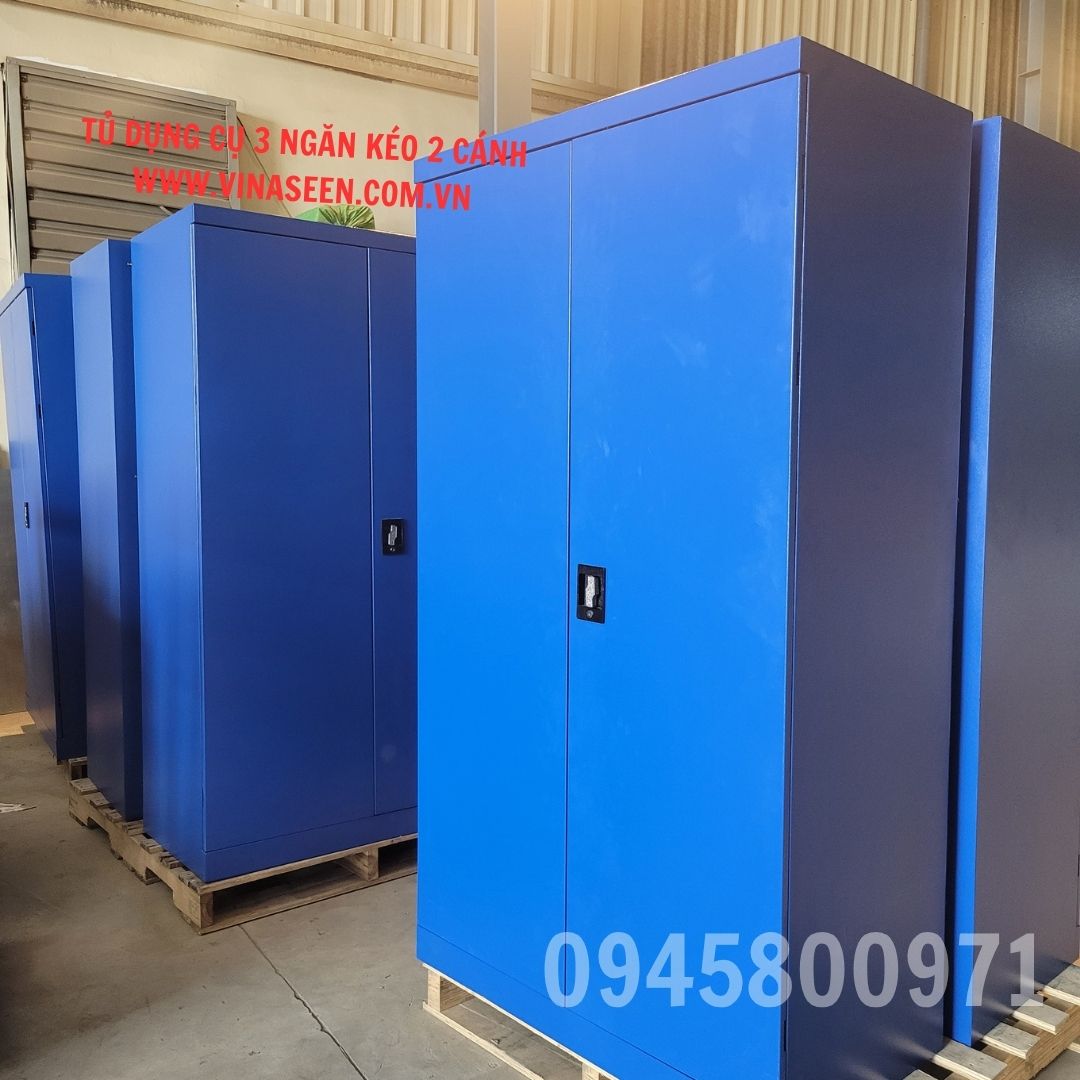 Tủ đựng dụng cụ đồ nghề 3 ngăn kéo 2 cánh, màu xanh, đặt cố định.