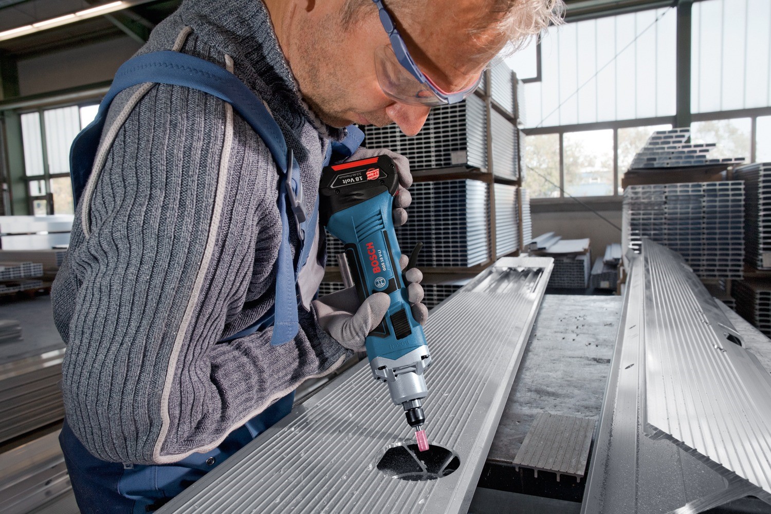 Máy mài thẳng dùng pin Bosch GGS 18 V-LI SOLO Professional