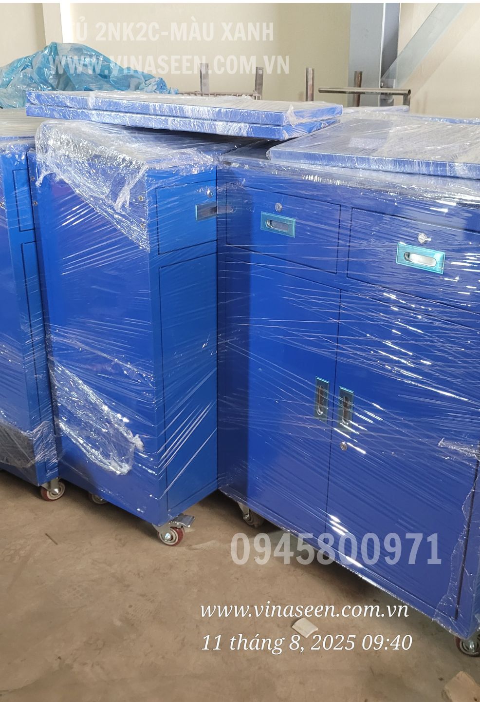 Tủ đựng dụng cụ đồ nghề 2 ngăn kéo 2 cánh, có vách treo dụng cụ.