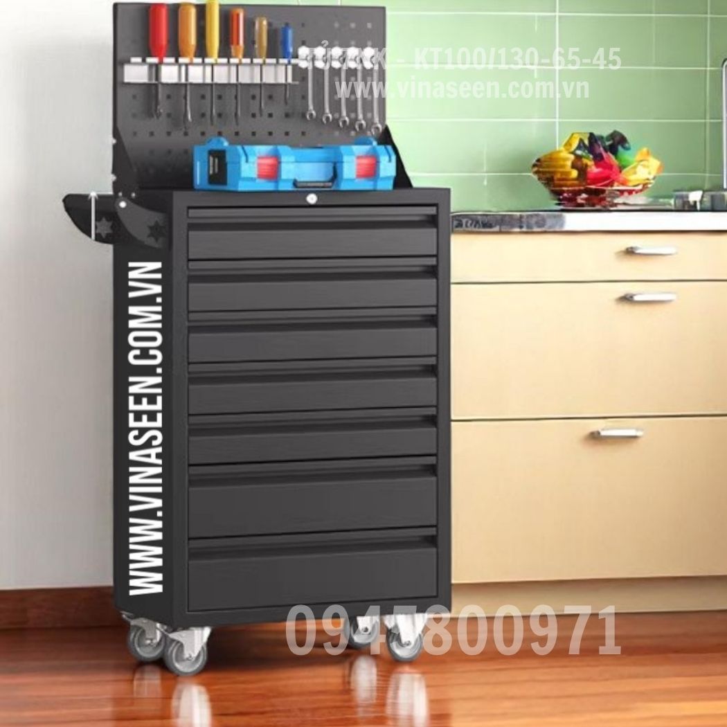 Tủ đựng dụng cụ đồ nghề 7 ngăn kéo, có vách treo dụng cụ và bánh xe di chuyển.