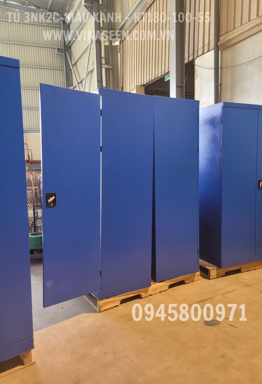Tủ đựng dụng cụ đồ nghề 3 ngăn kéo 2 cánh, màu xanh, đặt cố định.