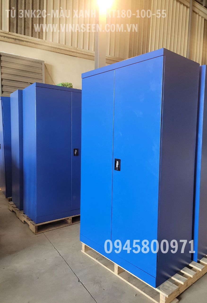 Tủ đựng dụng cụ đồ nghề 3 ngăn kéo 2 cánh, màu xanh, đặt cố định.