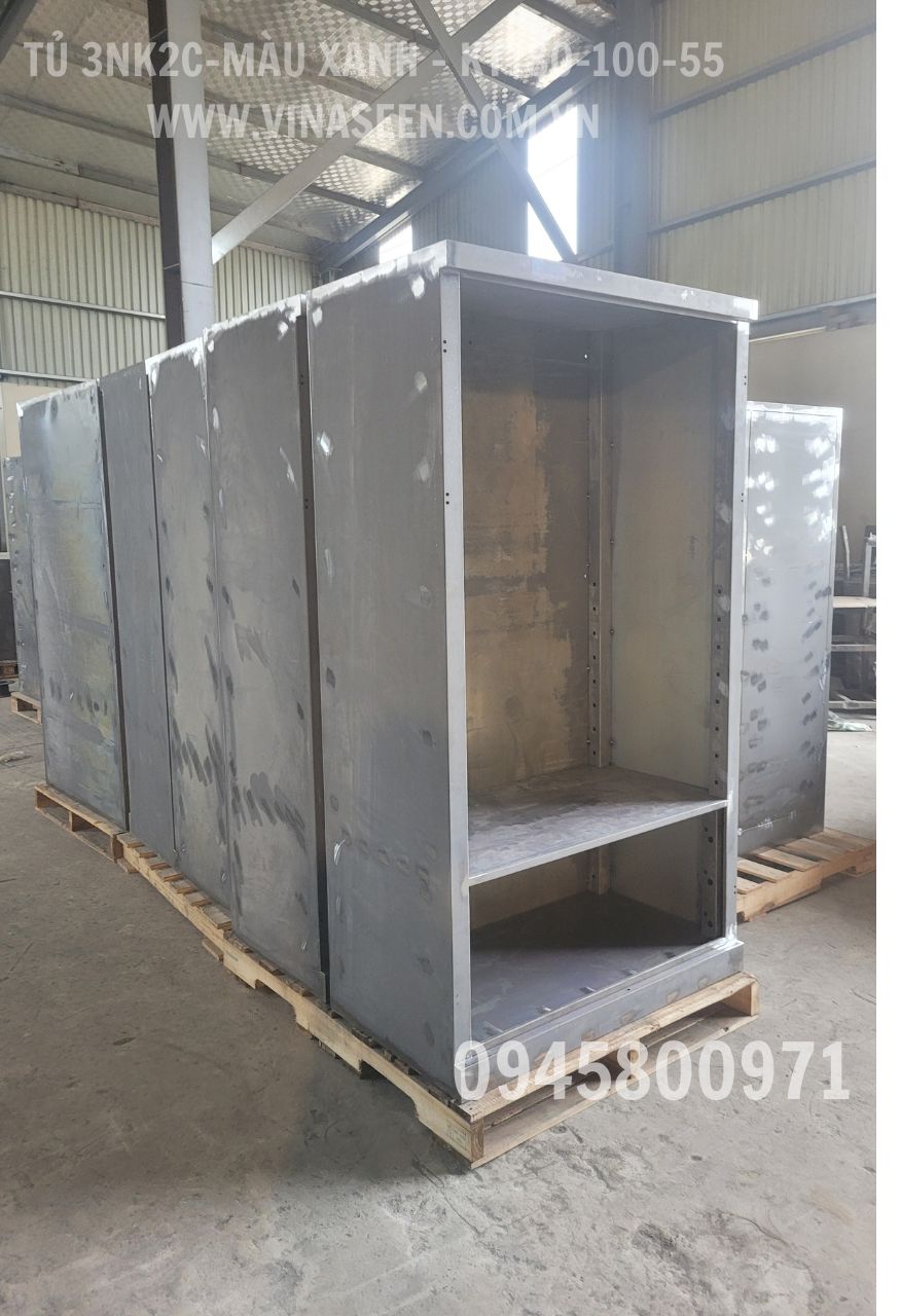 Tủ đựng dụng cụ đồ nghề 3 ngăn kéo 2 cánh, màu xanh, đặt cố định.