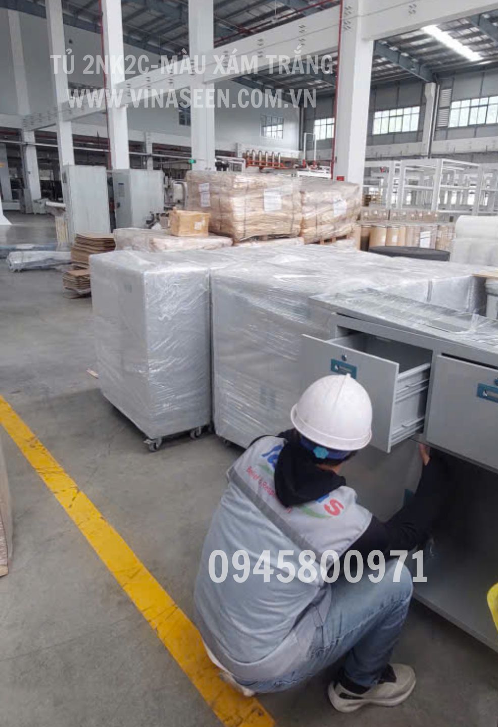 Tủ đựng dụng cụ đồ nghề 2 ngăn kéo 2 cánh, màu xám trắng.