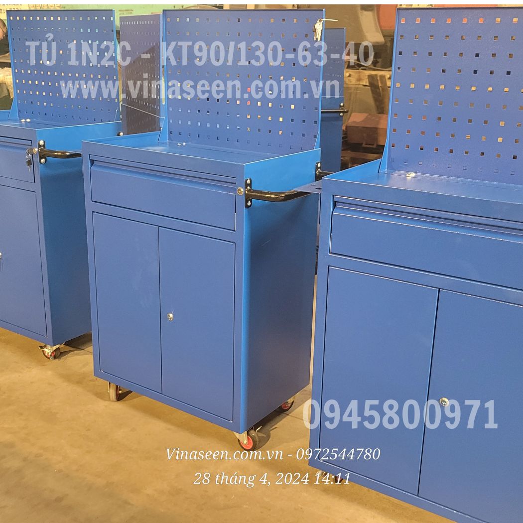 Tủ đựng dụng cụ đồ nghề 1 ngăn kéo 2 cánh, có vách treo dụng cụ.