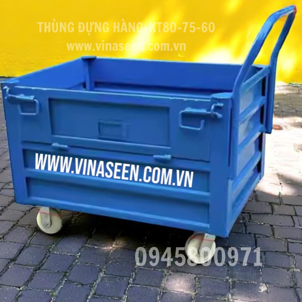 Thùng đựng hàng, vật tư, vật liệu trong nhà xưởng.