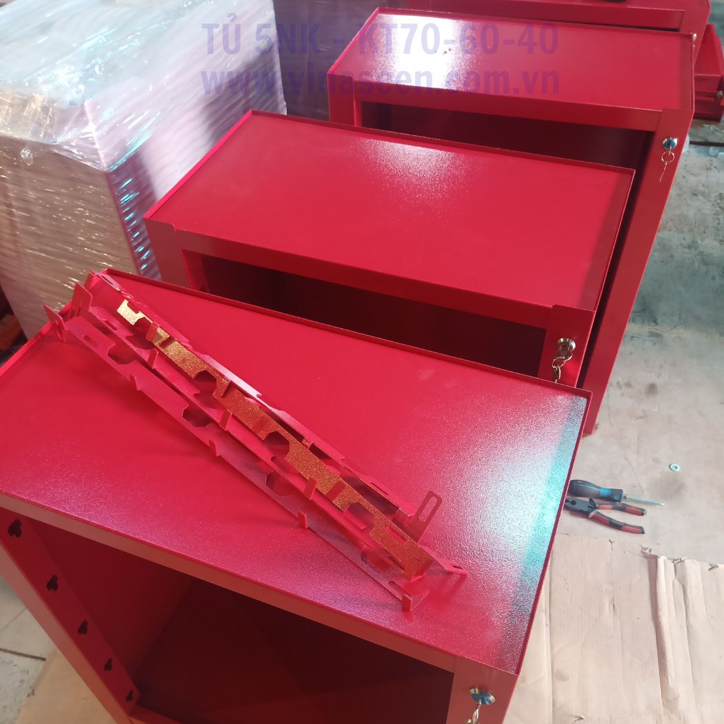 Tủ đựng dụng cụ đồ nghề 5 ngăn kéo, đặt cố định.