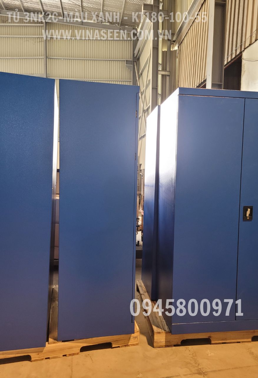 Tủ đựng dụng cụ đồ nghề 3 ngăn kéo 2 cánh, màu xanh, đặt cố định.