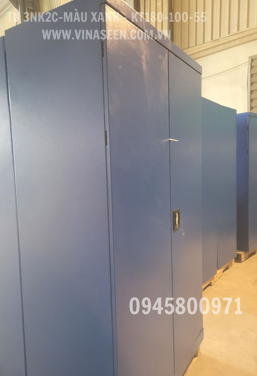Tủ đựng dụng cụ đồ nghề 3 ngăn kéo 2 cánh, màu xanh, đặt cố định.