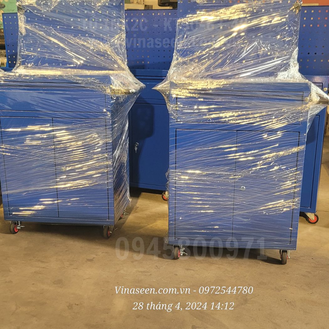 Tủ đựng dụng cụ đồ nghề 1 ngăn kéo 2 cánh, màu xanh, có vách treo dụng cụ.