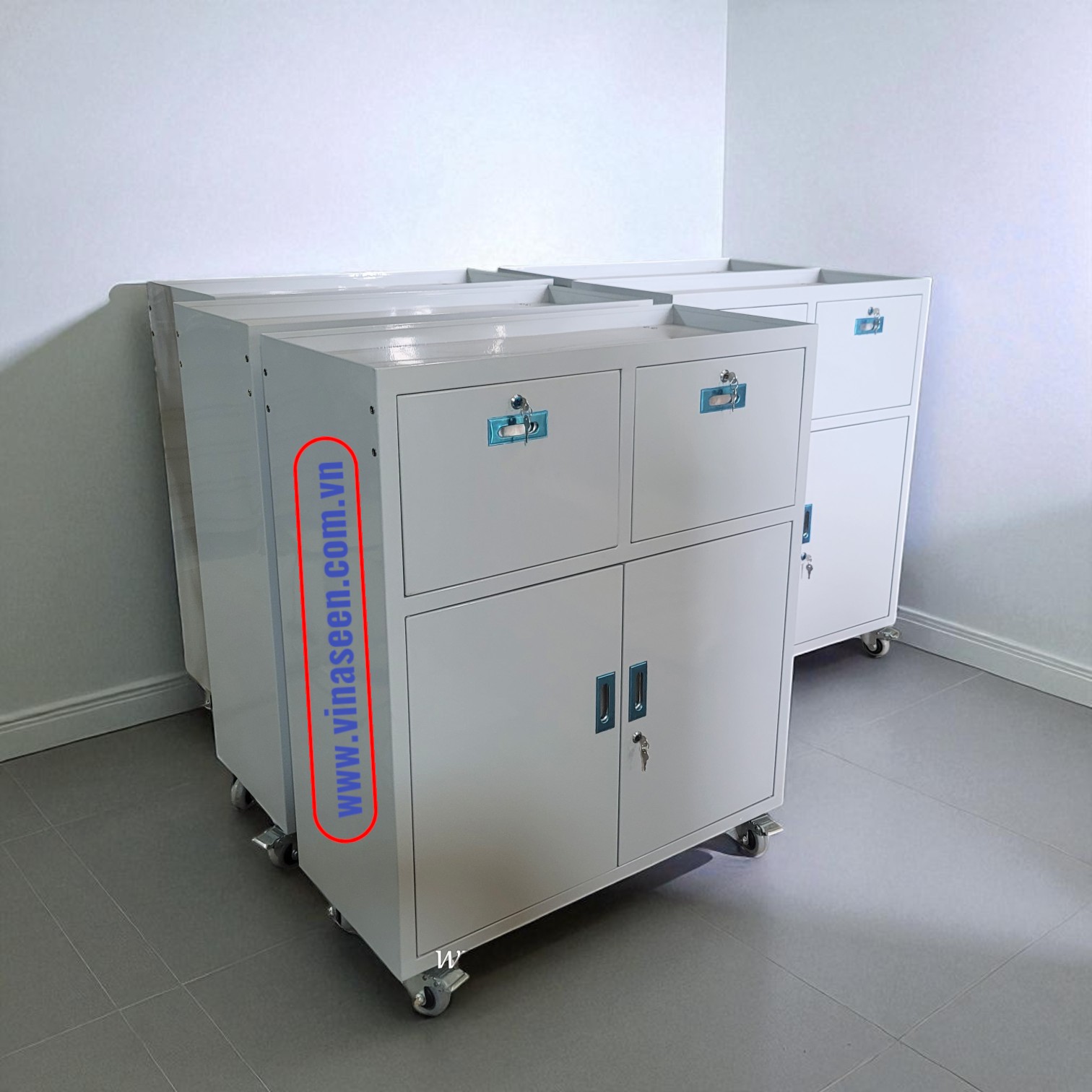 Tủ đựng dụng cụ đồ nghề 2 ngăn kéo 2 cánh, màu xám trắng.
