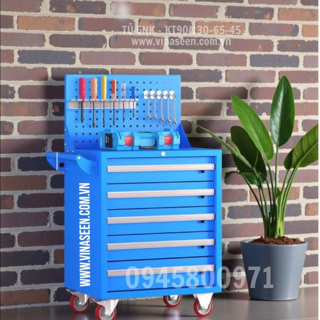 Tủ đựng dụng cụ đồ nghề 5 ngăn kéo, có vách treo dụng cụ và bánh xe di chuyển.