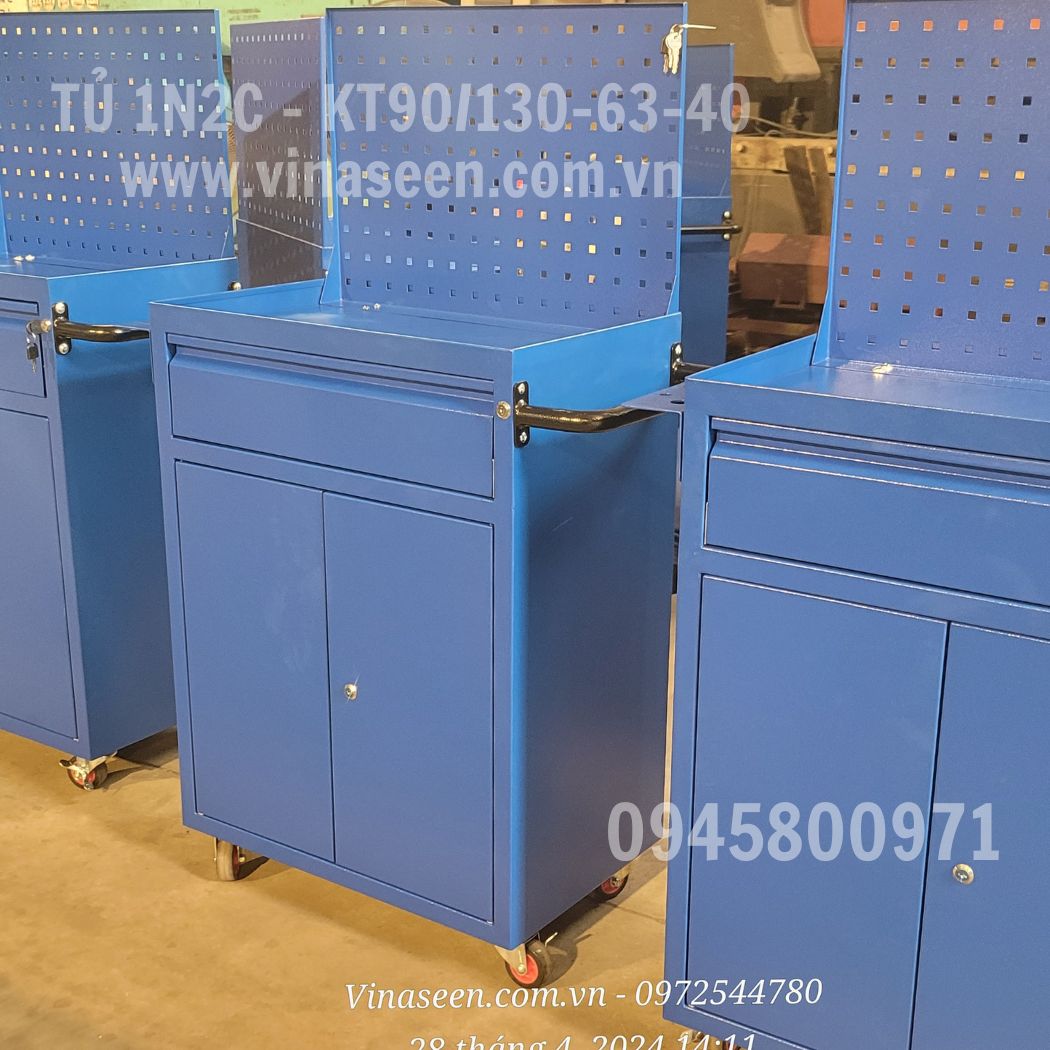 Tủ đựng dụng cụ đồ nghề 1 ngăn kéo 2 cánh, có vách treo dụng cụ.