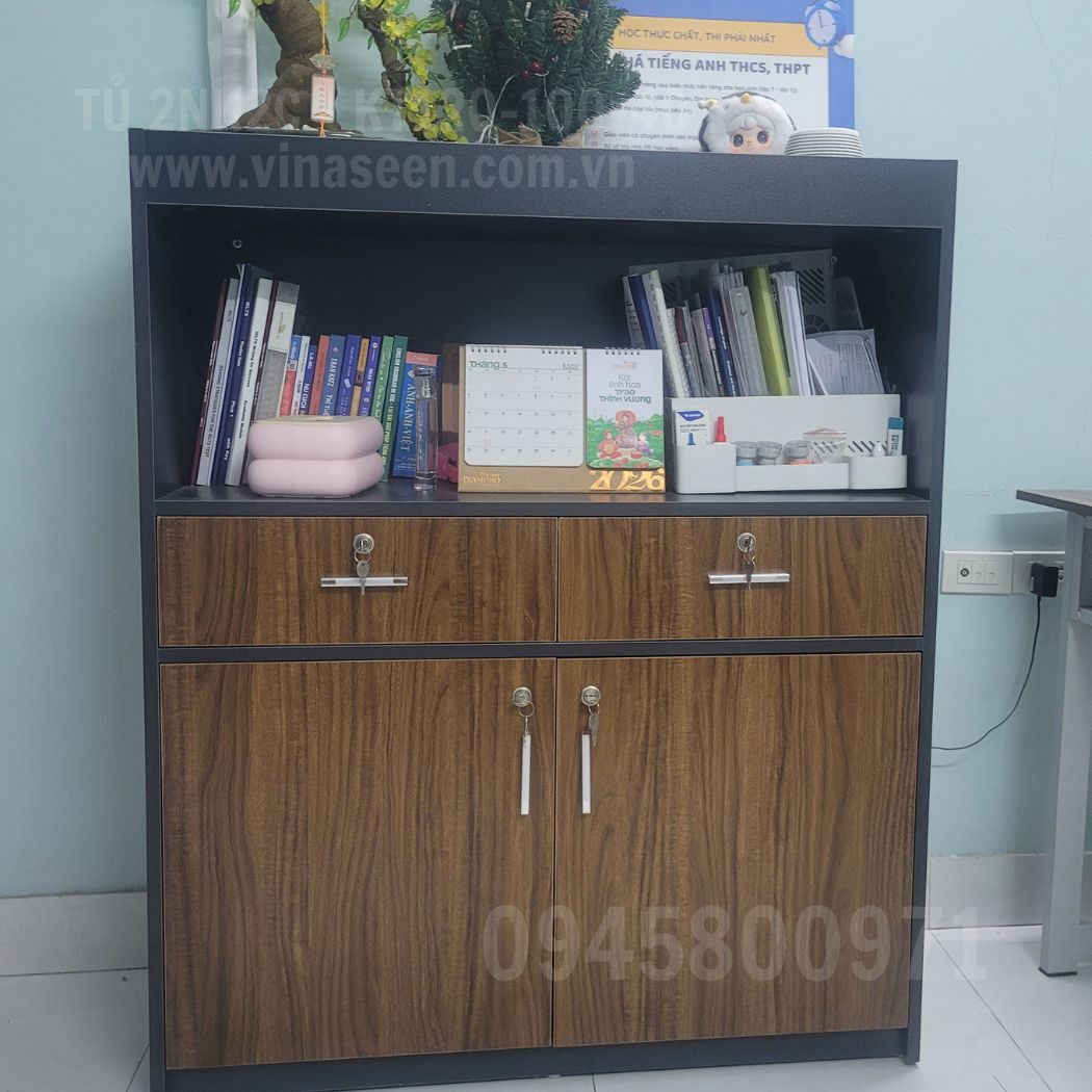 Tủ 2 ngăn kéo 2 cánh, màu xám, đặt cố định.