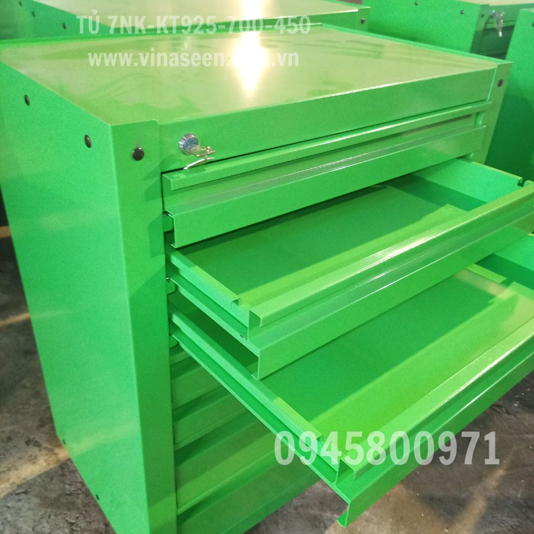 Tủ đựng dụng cụ đồ nghề 7 ngăn kéo, có bánh xe di chuyển.
