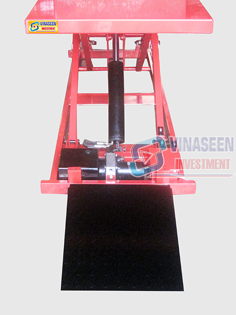 Bàn nâng xe máy điện thủy lực - đặt nổi VNS - LIFT150 - 110 N - REMOTE
