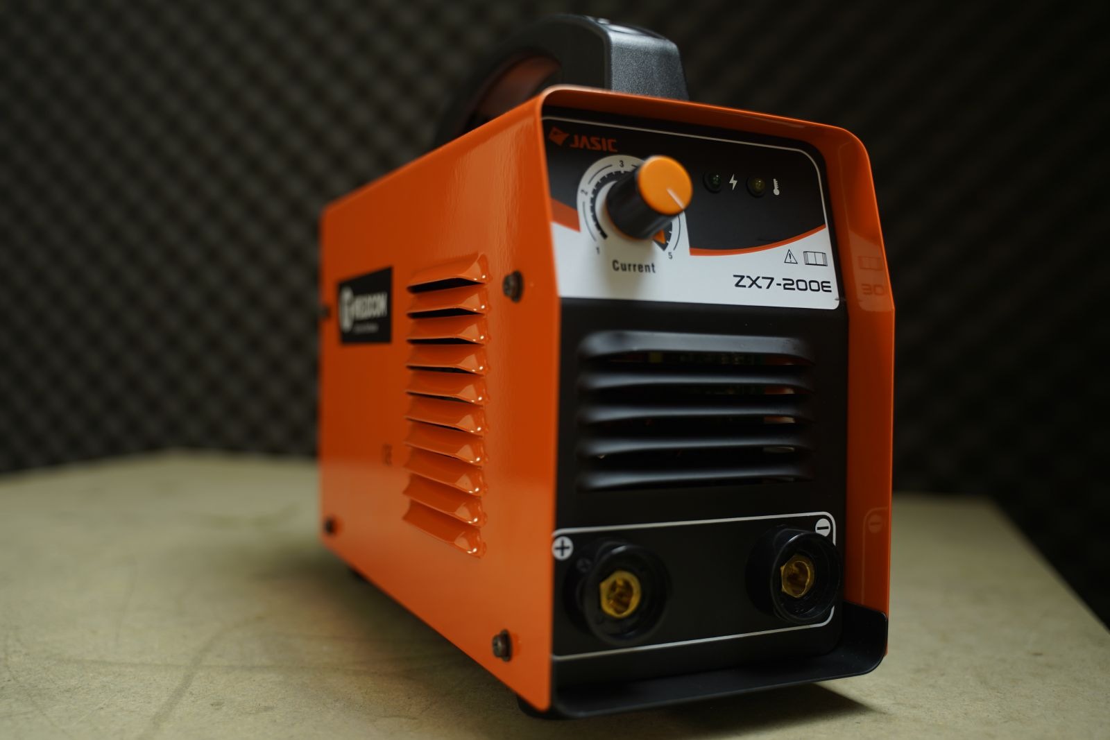 Máy hàn que điện tử Jasic ZX7 200E