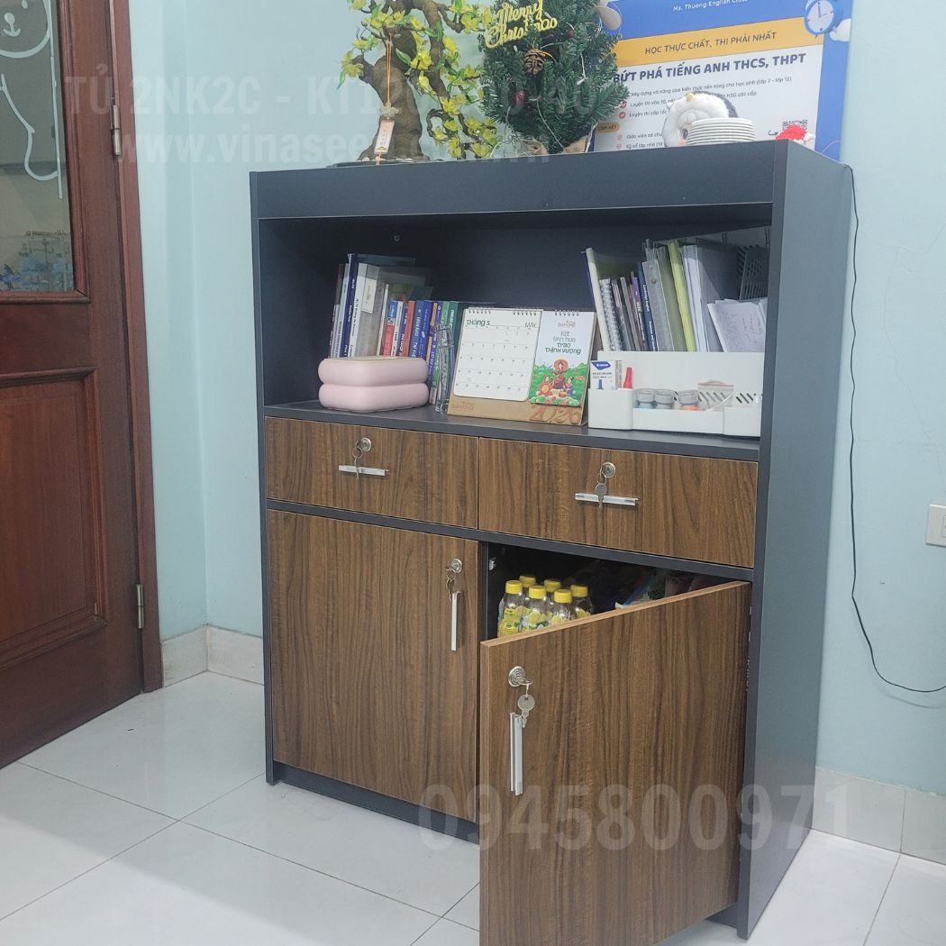 Tủ 2 ngăn kéo 2 cánh, màu xám, đặt cố định.