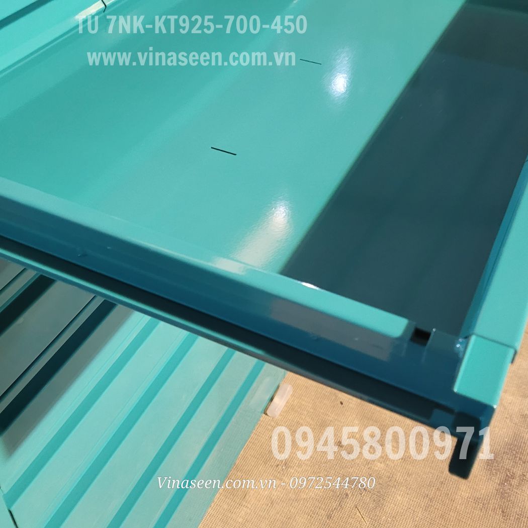 Tủ đựng dụng cụ đồ nghề 7 ngăn kéo, có bánh xe di chuyển.